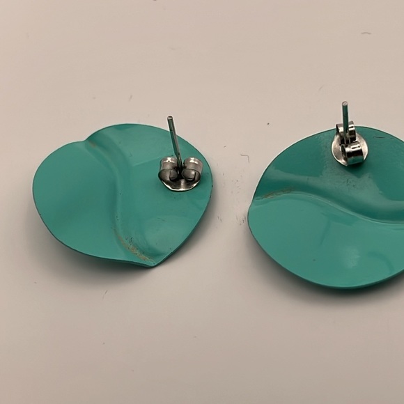 1980โs Circular Seafoam Blue Painted Metal Earrings (F120) - Picture 7 of 9